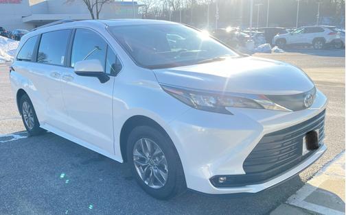 2025 Toyota Sienna XLE