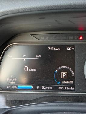 White 2021 Nissan Leaf SV