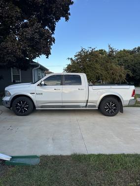 2016 RAM 1500 Laramie