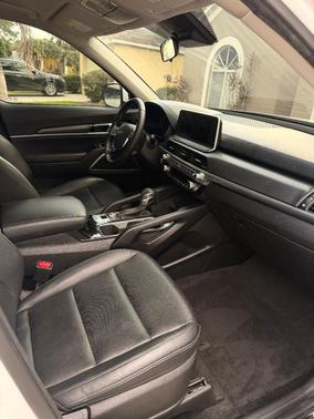 White 2022 Kia Telluride LX