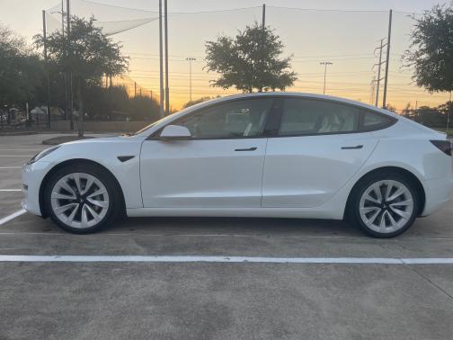 2022 Tesla Model 3 Base