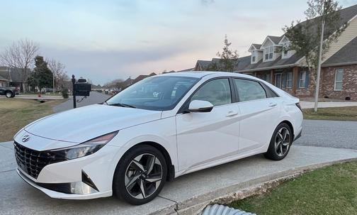 2022 Hyundai ELANTRA HEV Limited
