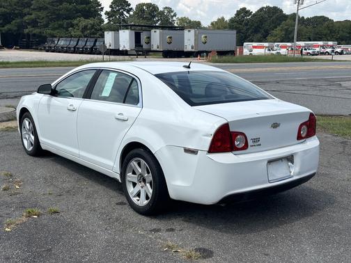 White 2010 Chevrolet Malibu LS