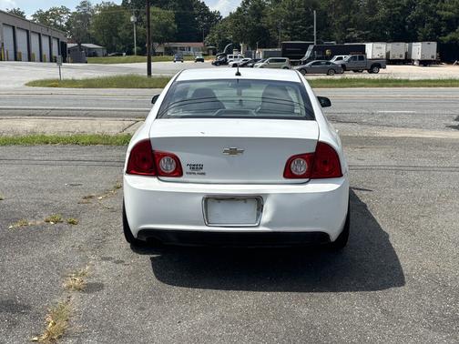 White 2010 Chevrolet Malibu LS