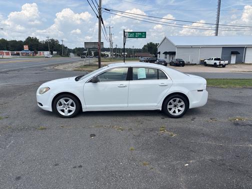 White 2010 Chevrolet Malibu LS