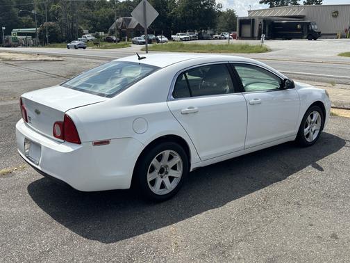 White 2010 Chevrolet Malibu LS