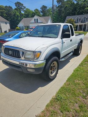 White 2004 Toyota Tacoma PreRunner Xtracab