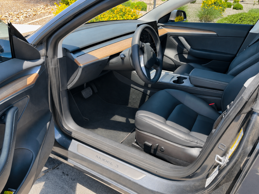 Gray 2022 Tesla Model 3 Long Range