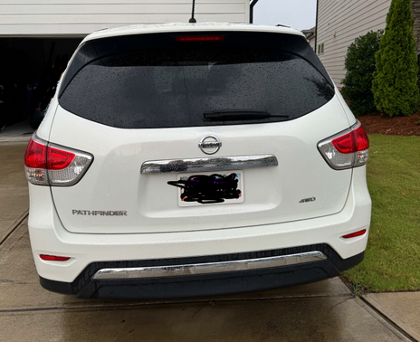 White 2014 Nissan Pathfinder S