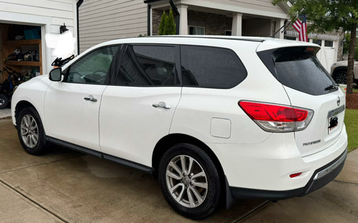 White 2014 Nissan Pathfinder S