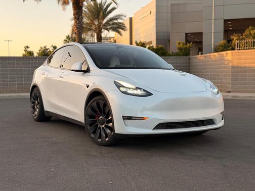 White 2023 Tesla Model Y Performance