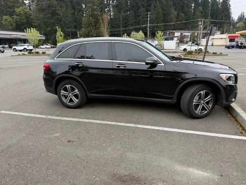 Black 2016 Mercedes-Benz GLC 300 4MATIC