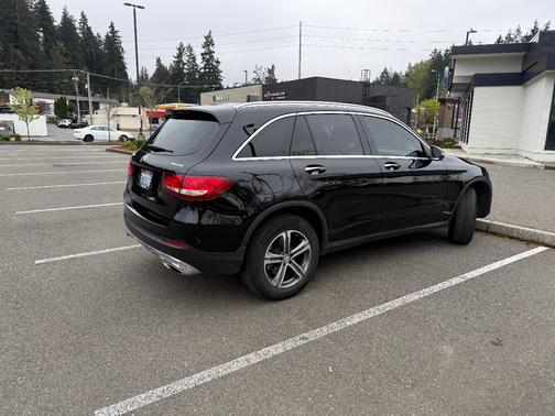 Black 2016 Mercedes-Benz GLC 300 4MATIC