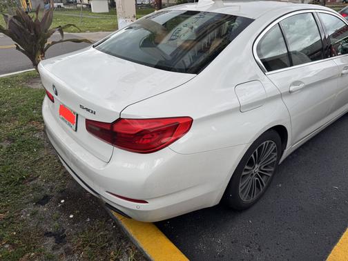 White 2019 BMW 540 i