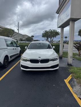 White 2019 BMW 540 i