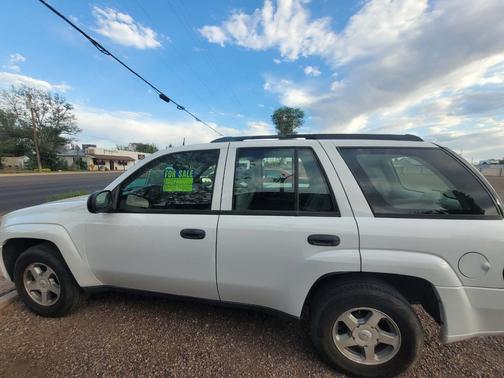 White 2005 Chevrolet Trailblazer LS