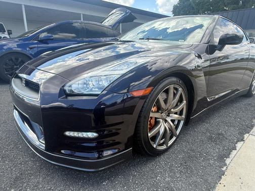 Black 2014 Nissan GT-R Premium