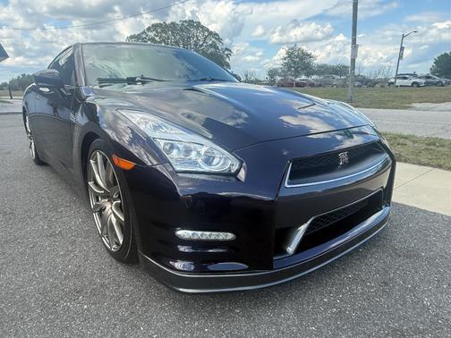 Black 2014 Nissan GT-R Premium