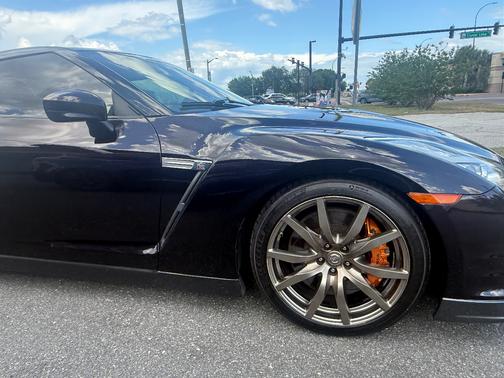 Black 2014 Nissan GT-R Premium