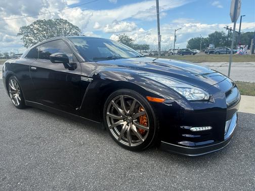 Black 2014 Nissan GT-R Premium