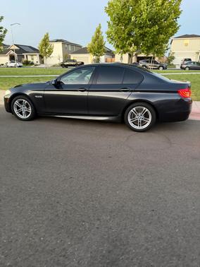 Gray 2014 BMW 528 i