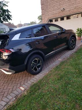 Black 2023 Kia Sportage Hybrid LX