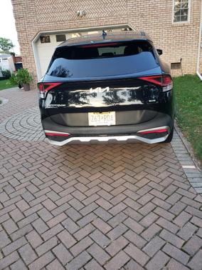 Black 2023 Kia Sportage Hybrid LX