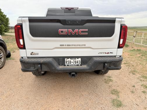 White 2023 GMC Sierra 1500 AT4X