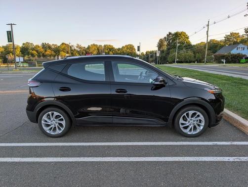 Black 2023 Chevrolet Bolt EUV LT