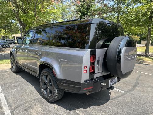 2023 Land Rover Defender X-Dynamic SE