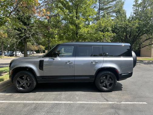2023 Land Rover Defender X-Dynamic SE