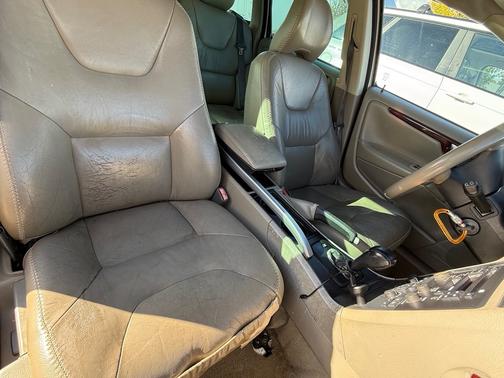 2004 Volvo XC70 2.5T