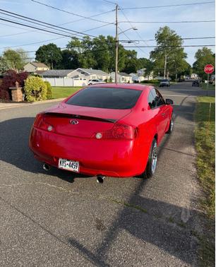 Red 2004 INFINITI G35 Base