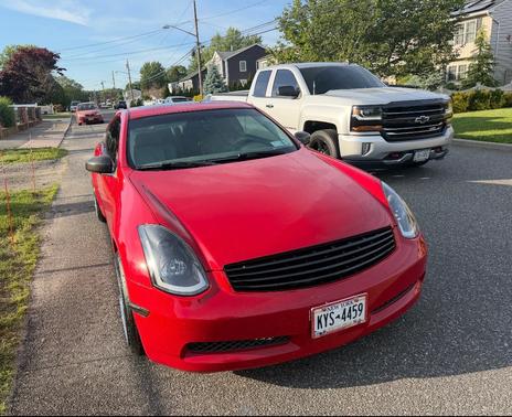 Red 2004 INFINITI G35 Base
