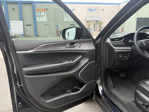 Blue 2024 Jeep Grand Cherokee Limited