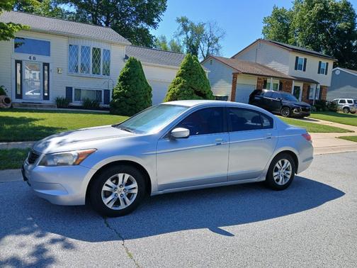 Silver 2008 Honda Accord LX-P