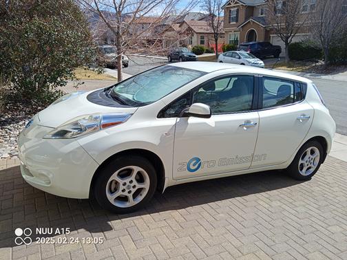 2012 Nissan Leaf SL