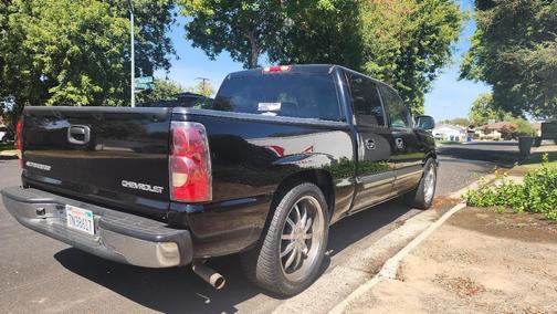 Black 2005 Chevrolet Silverado 1500 LS Crew Cab
