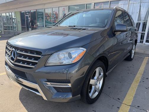 Gray 2015 Mercedes-Benz M-Class ML 400