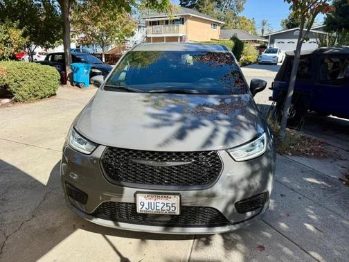 Gray 2023 Chrysler Pacifica Hybrid Touring L