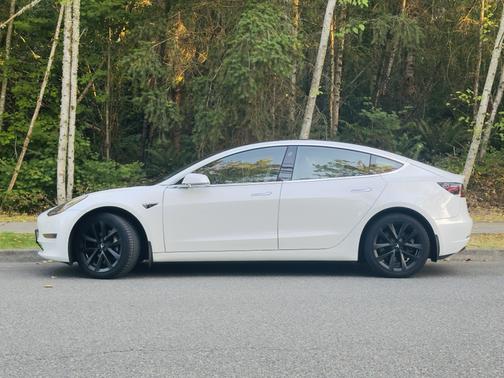 White 2019 Tesla Model 3 Standard Range Plus
