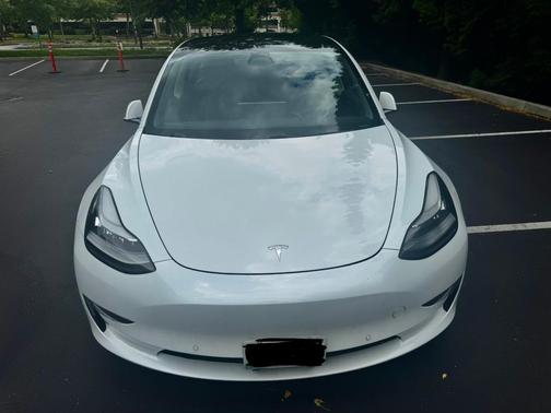 White 2019 Tesla Model 3 Standard Range Plus