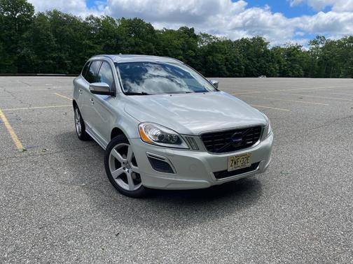 Silver 2011 Volvo XC60 3.2 R-Design