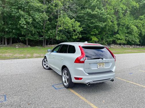 Silver 2011 Volvo XC60 3.2 R-Design