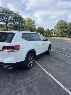 White 2023 Volkswagen Atlas 2.0T SE