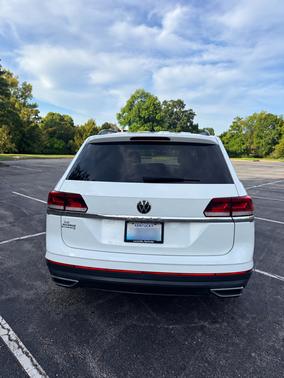 White 2023 Volkswagen Atlas 2.0T SE