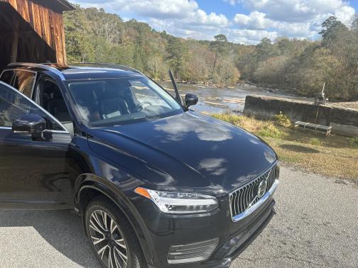 2022 Volvo XC90 T5 Momentum