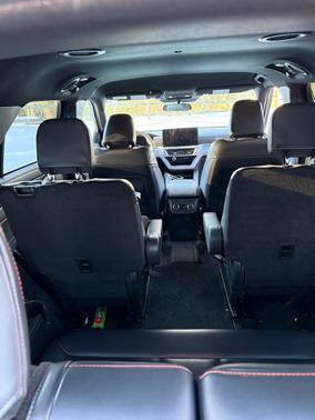 2025 Ford Explorer ST-Line 4WD