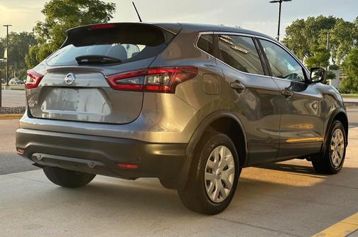 Gray 2020 Nissan Rogue Sport S