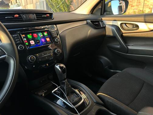 Gray 2020 Nissan Rogue Sport S